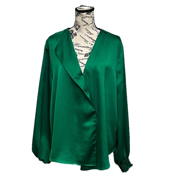 Gibson & Latimer Kelly Green Satin Tunic Blouse Hippie Boho Preppy Modest Mature - Picture 1 of 10